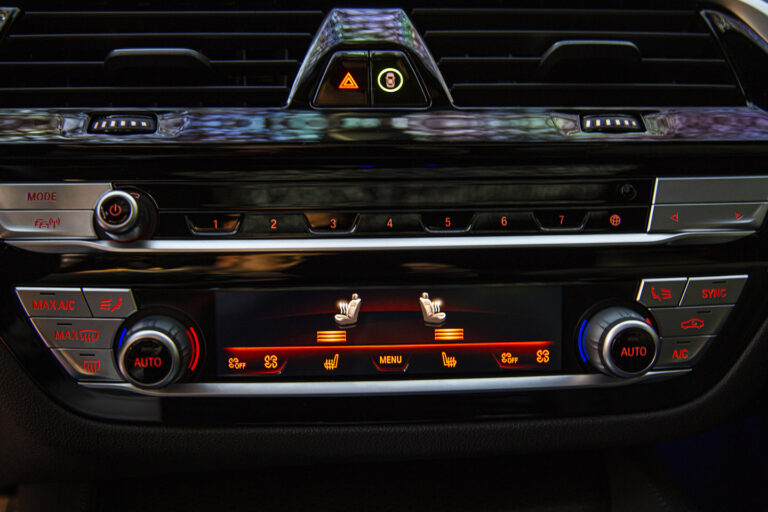 2020 BMW 5.30i xDrive Special Edition MSport -24