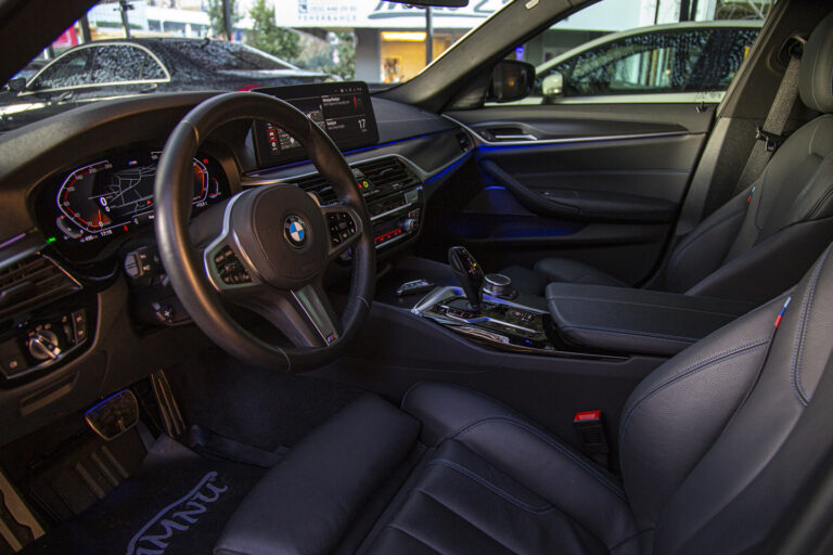 2020 BMW 5.30i xDrive Special Edition MSport -9