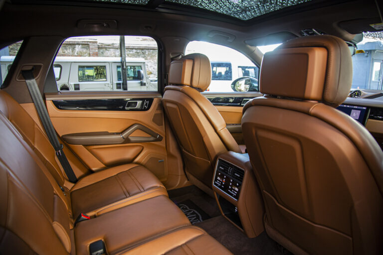 2020 Porsche Cayenne e-Hybrid -12