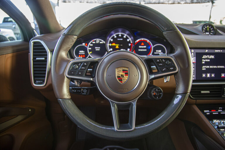 2020 Porsche Cayenne e-Hybrid -20