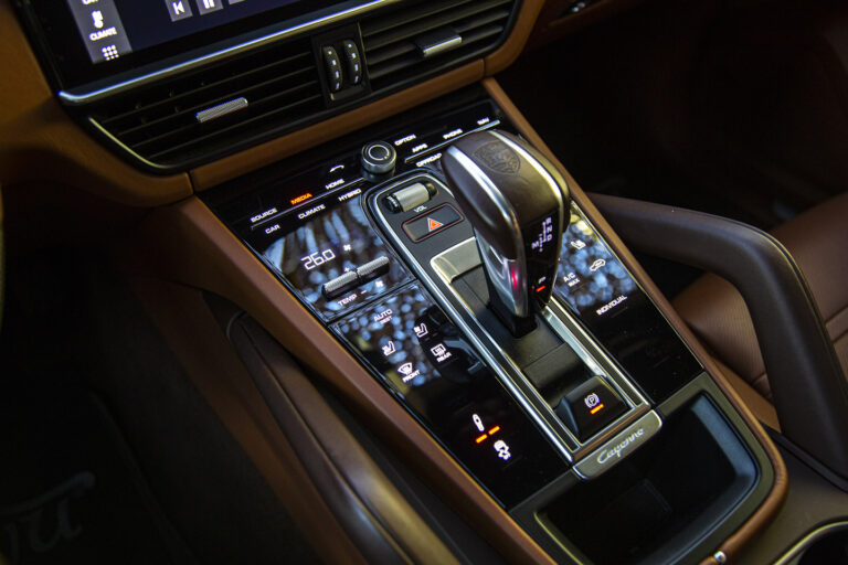 2020 Porsche Cayenne e-Hybrid -21