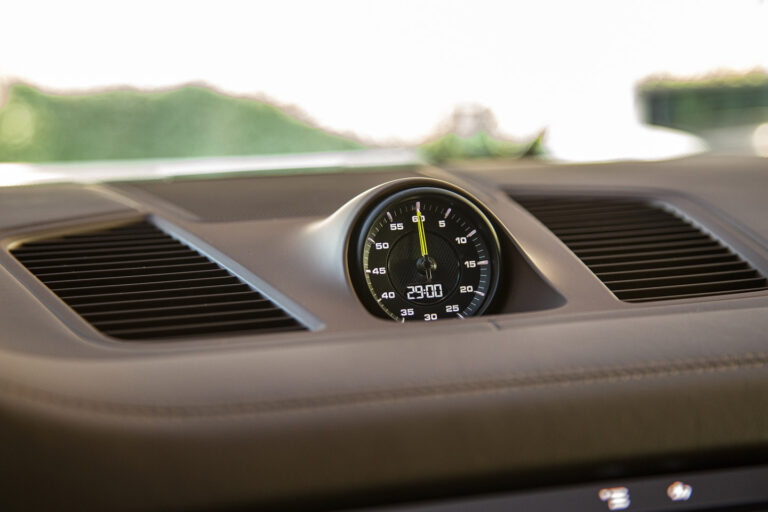 2020 Porsche Cayenne e-Hybrid -24