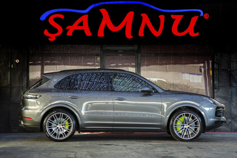 2020 Porsche Cayenne e-Hybrid -3