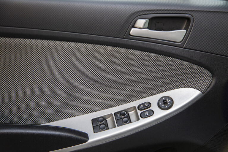 2011 Hyundai Accent Blue 1.6CRDi Mode -14