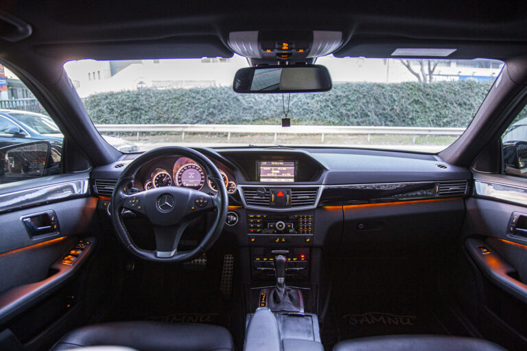 2011 Mercedes-Benz E220 CDI Avantgarde -12