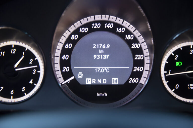 2011 Mercedes-Benz E220 CDI Avantgarde -18