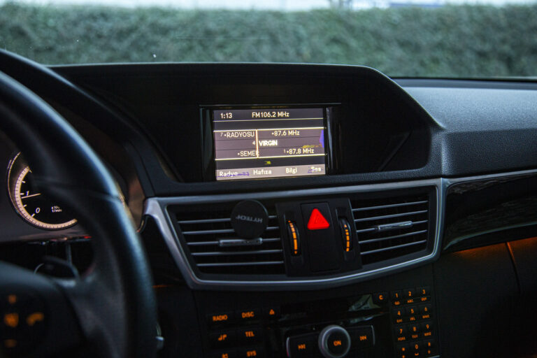 2011 Mercedes-Benz E220 CDI Avantgarde -19