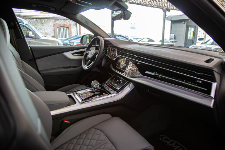 2023 Audi Q8 55TFSIe -13