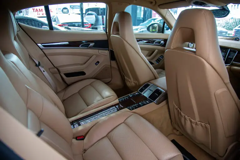 2011 Porsche Panamera 4S -12