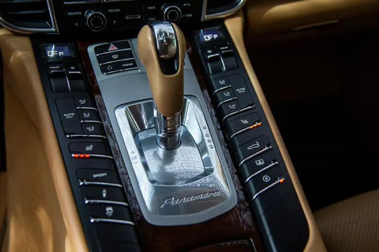 2011 Porsche Panamera 4S -20