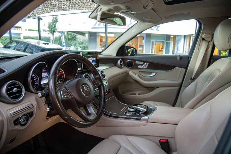 2017 Mercedes-Benz GLC250 4Matic Exclusive -9