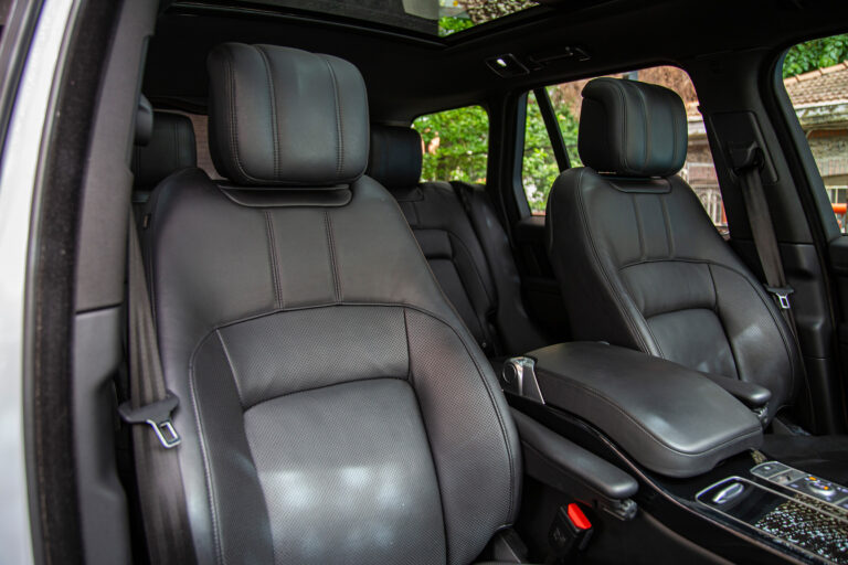 2019 Land Rover Range Rover P400e Vogue -15