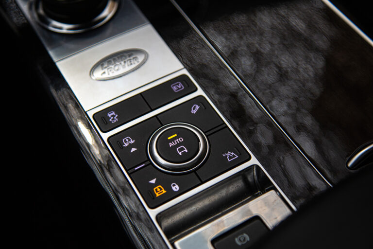 2019 Land Rover Range Rover P400e Vogue -21