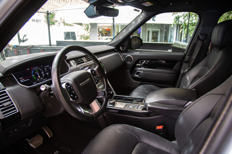 2019 Land Rover Range Rover P400e Vogue -9