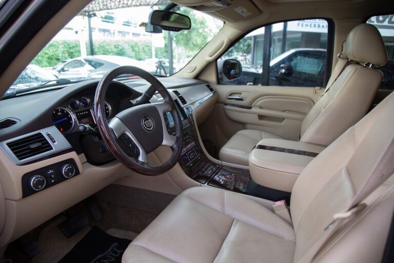 2011 Cadillac Escalade V8 Hybrid -9