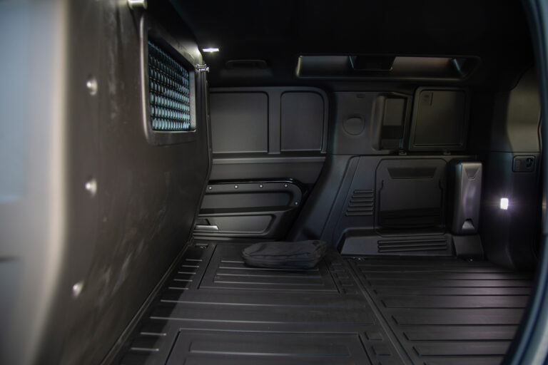 2024 Land Rover Defender Hardtop 110 D250 3.0 MHEV -10