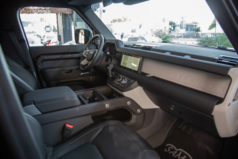 2024 Land Rover Defender Hardtop 110 D250 3.0 MHEV -13