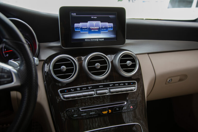 2017 Mercedes-Benz C180 Coupé AMG 9G -16