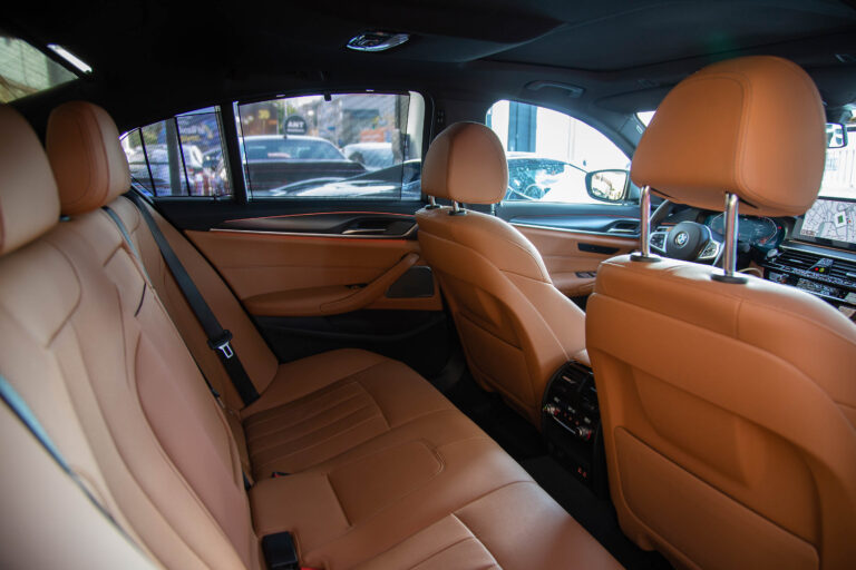 2023 BMW 5.20i MSport -12