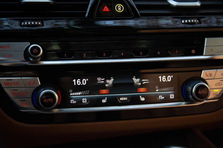 2023 BMW 5.20i MSport -21