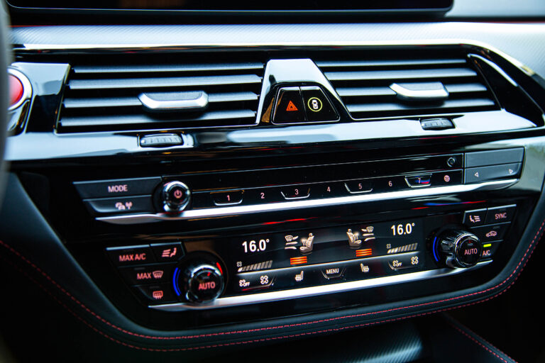 2021 BMW M5 CS xDrive -26