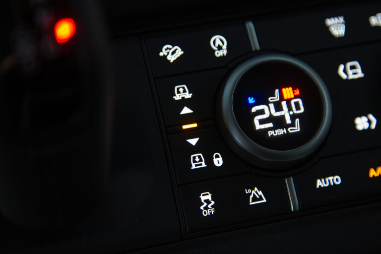 2024 Land Rover Defender Hardtop 90 -13