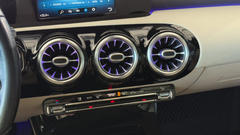 2020 Mercedes A180 Progressive -14